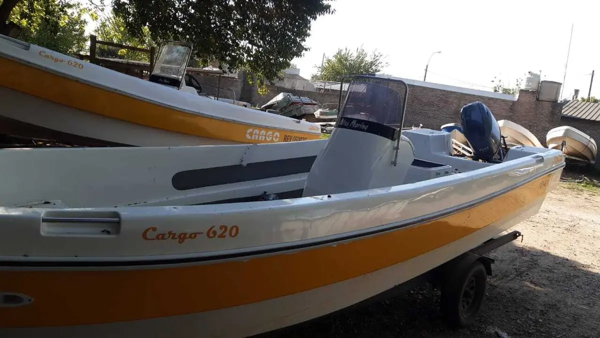 Cargo 620 con Honda BF90
