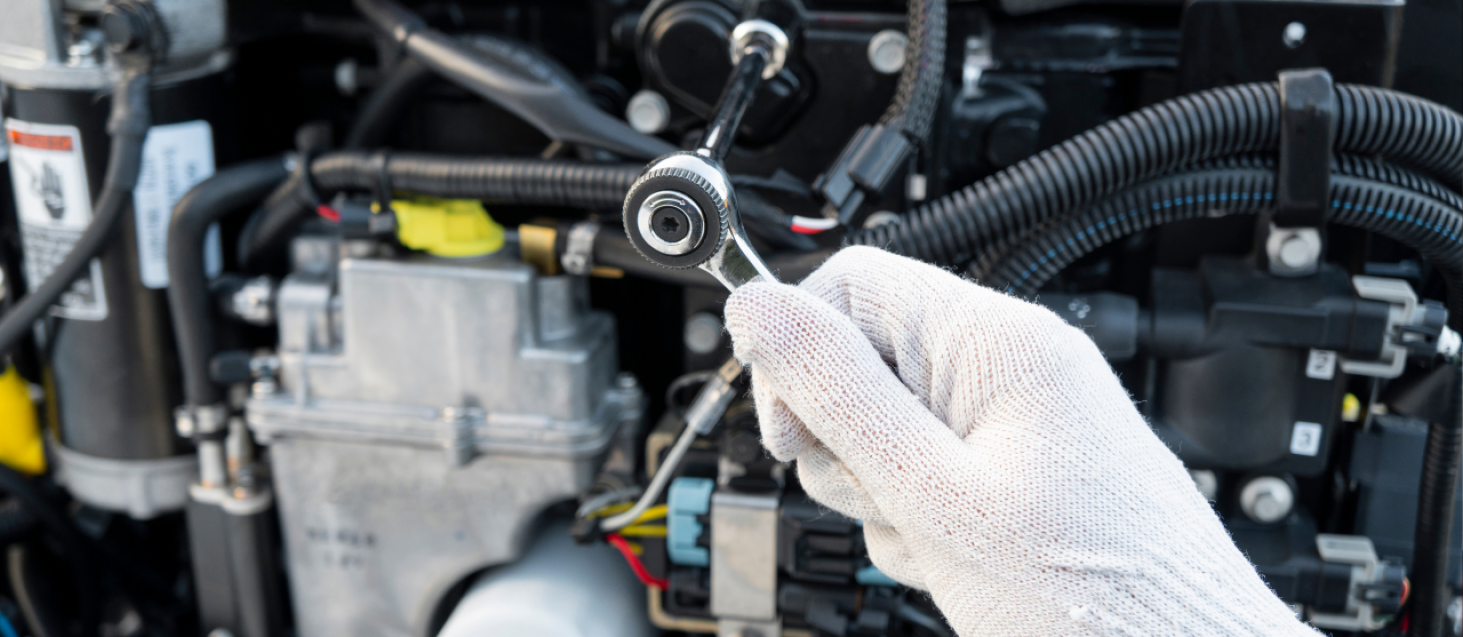 Servicio técnico en motor náutico